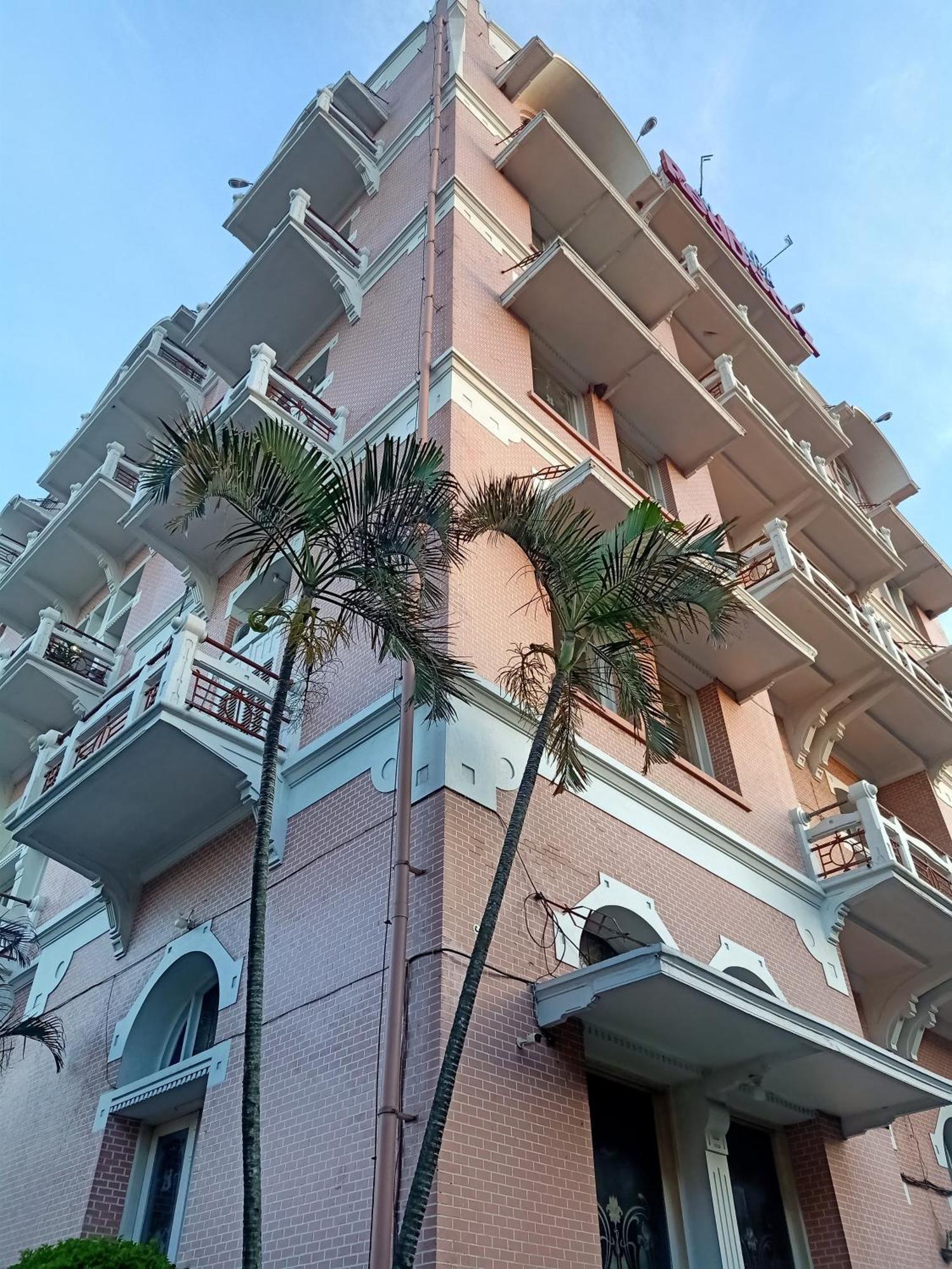Hotel Niagara Lawang Exteriör bild